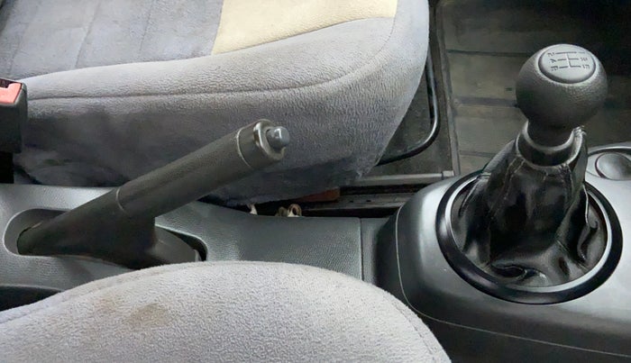 2007 Maruti Swift LXI 1.3, Petrol, Manual, 48,824 km, Gear Lever