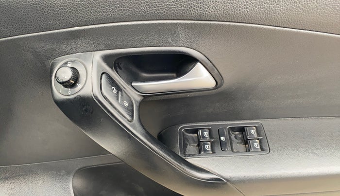 2018 Volkswagen Polo HIGHLINE PLUS 1.0 16 ALLOY, Petrol, Manual, 73,237 km, Driver Side Door Panels Control