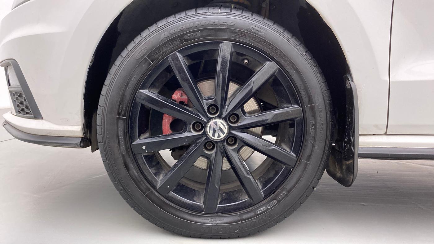 2020 Volkswagen Polo HIGHLINE PLUS 1.0 TSI MT, Petrol, Manual, 31,204 km, Left Front Wheel