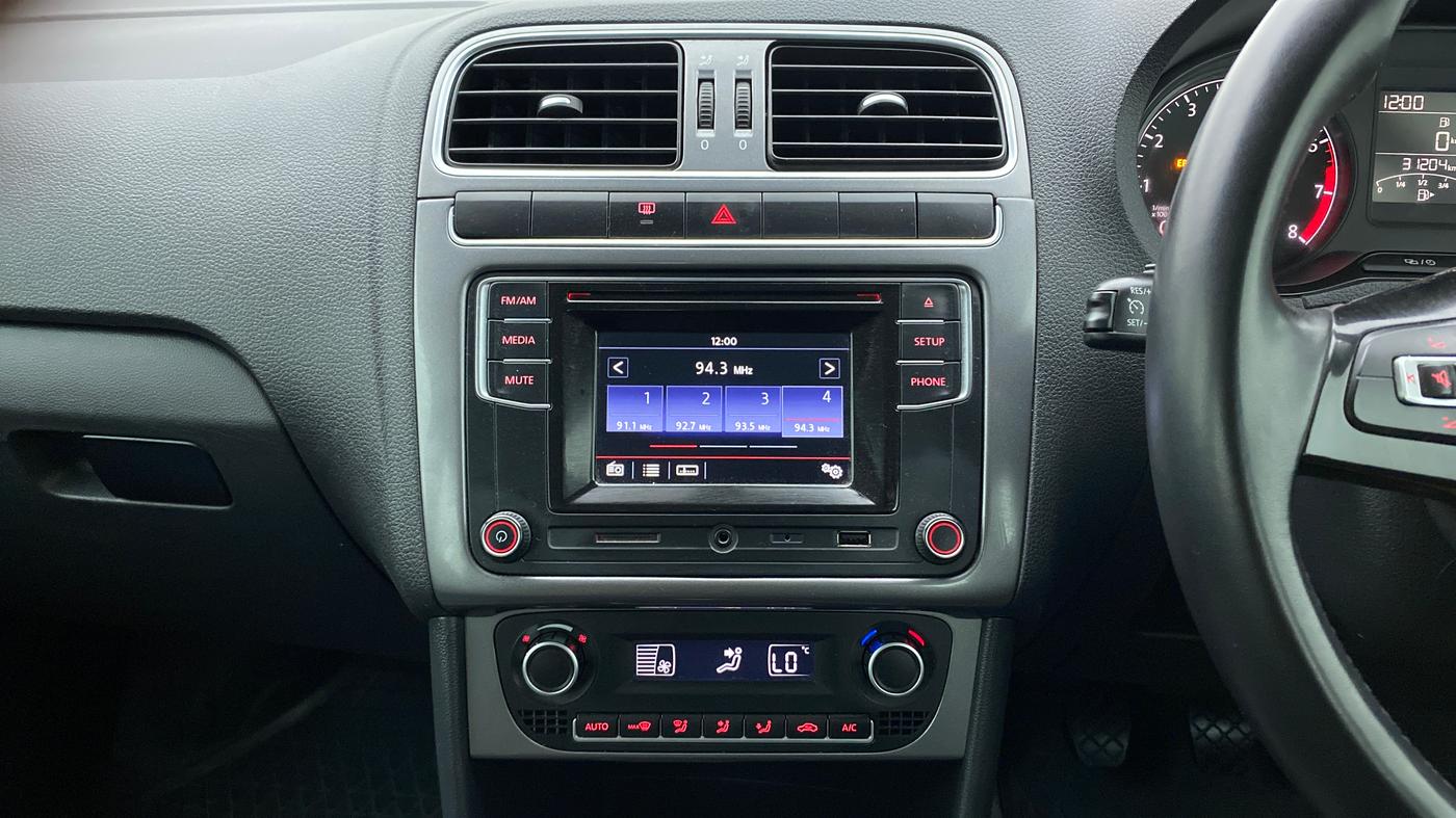 2020 Volkswagen Polo HIGHLINE PLUS 1.0 TSI MT, Petrol, Manual, 31,204 km, Air Conditioner