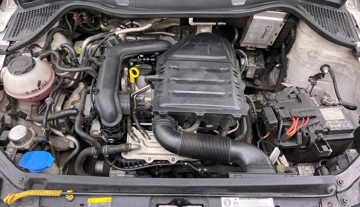 2020 Volkswagen Polo HIGHLINE PLUS 1.0 TSI MT, Petrol, Manual, 31,204 km, Open Bonet