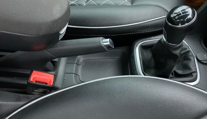 2020 Volkswagen Polo HIGHLINE PLUS 1.0 TSI MT, Petrol, Manual, 31,204 km, Gear Lever