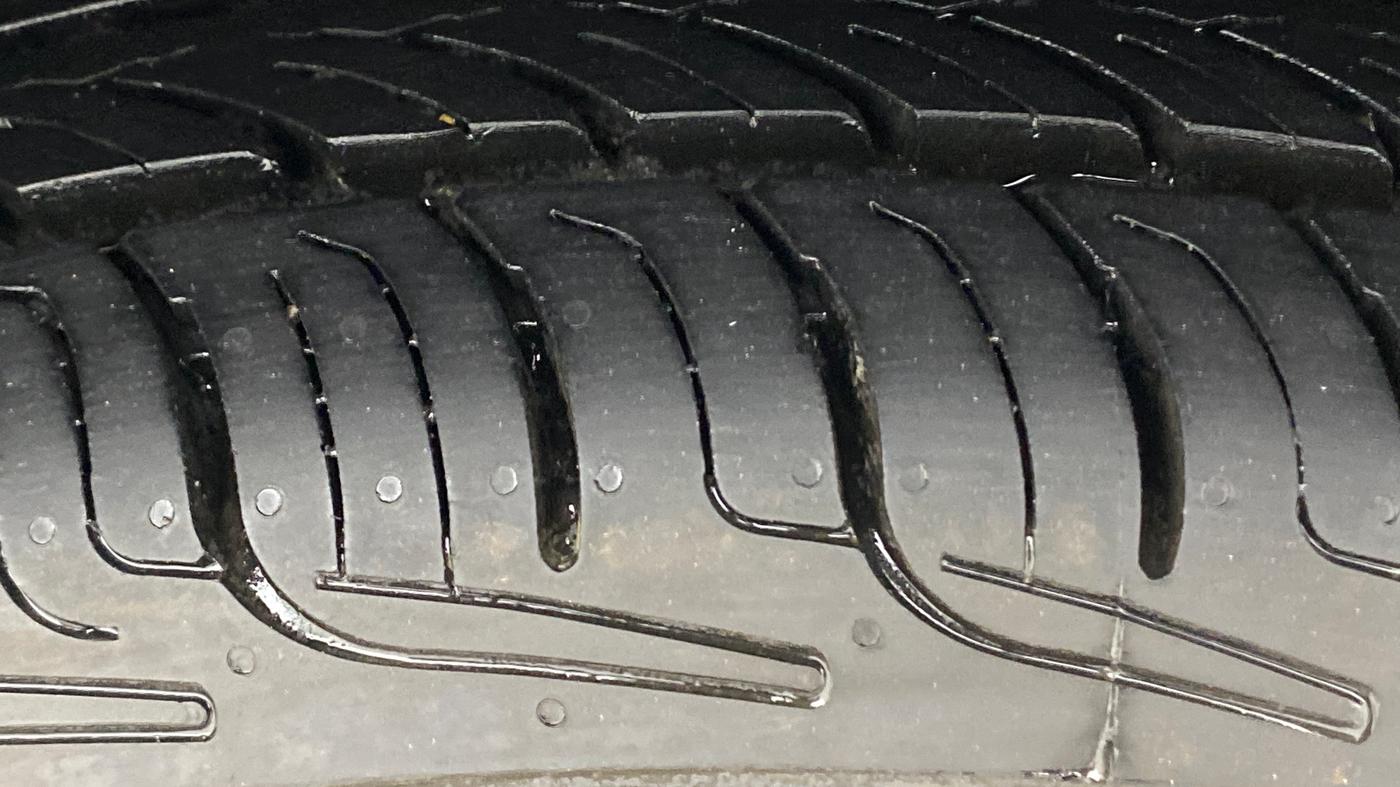 2019 Maruti Swift VXI, Petrol, Manual, 84,360 km, Left Rear Tyre Tread