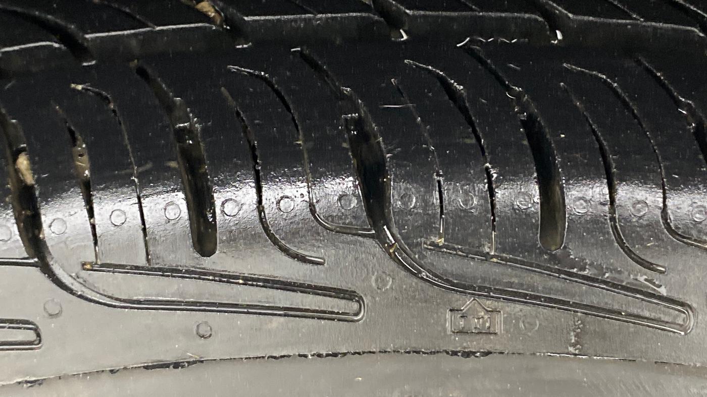 2019 Maruti Swift VXI, Petrol, Manual, 84,360 km, Right Rear Tyre Tread