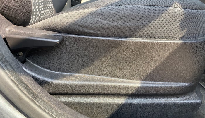 2019 Tata NEXON XM DIESEL, Diesel, Manual, 44,074 km, Driver Side Adjustment Panel