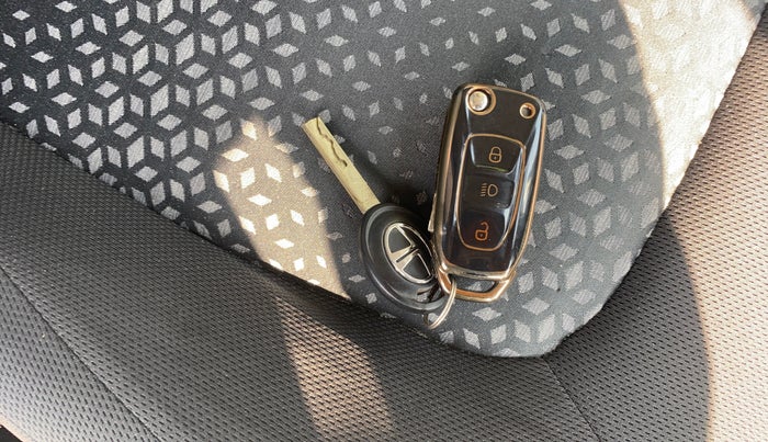 2019 Tata NEXON XM DIESEL, Diesel, Manual, 44,074 km, Key Close Up