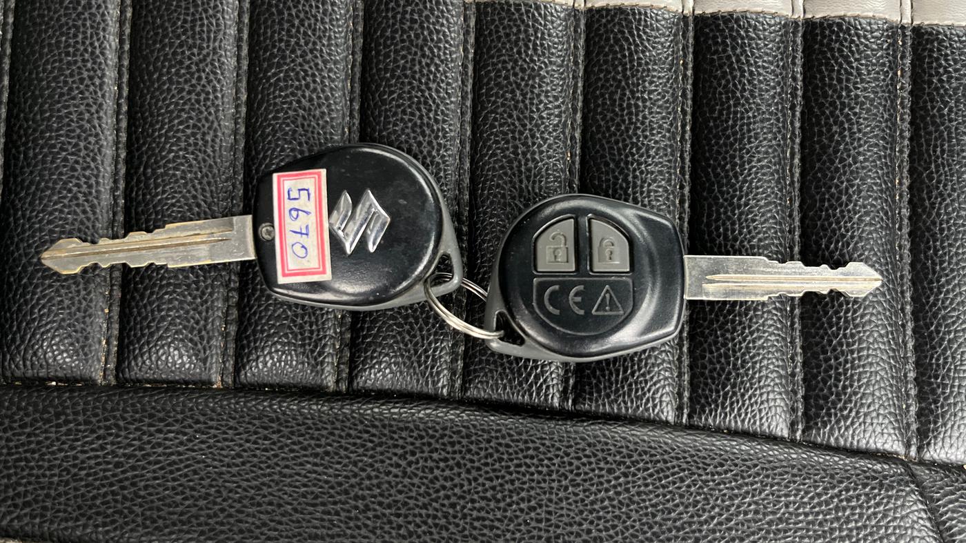 2018 Maruti Swift VXI, Petrol, Manual, 93,749 km, Key Close Up