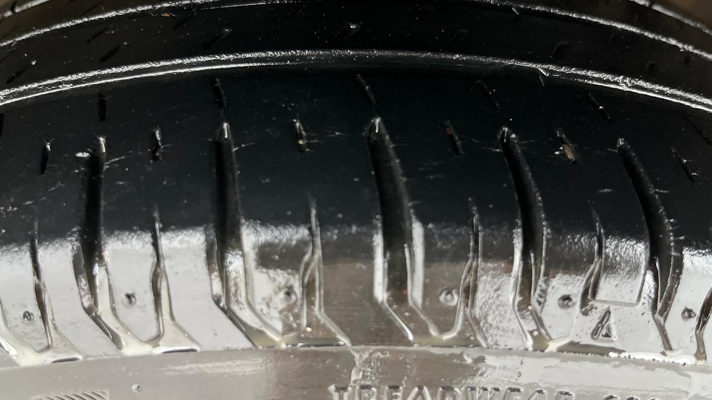 2018 Maruti Swift VXI, Petrol, Manual, 93,749 km, Left Front Tyre Tread