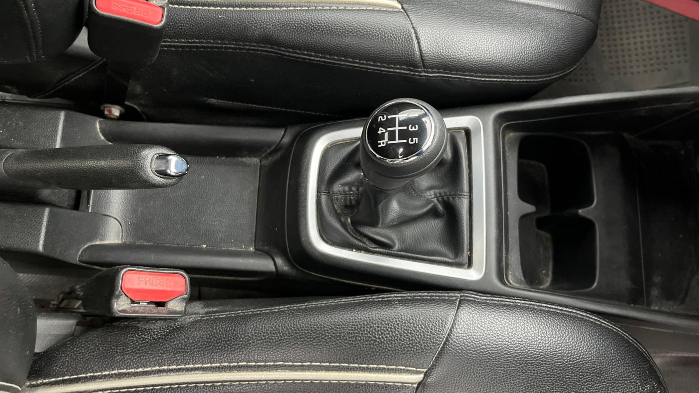 2018 Maruti Swift VXI, Petrol, Manual, 93,749 km, Gear Lever