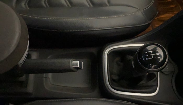 2019 Volkswagen Polo HIGHLINE PLUS 1.0 16 ALLOY, Petrol, Manual, 65,779 km, Gear Lever