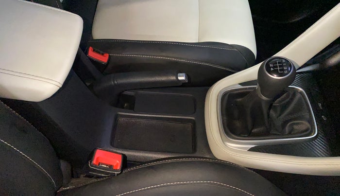 2024 MG ASTOR Sprint 1.5 MT (Ivory), Petrol, Manual, 9,540 km, Gear Lever