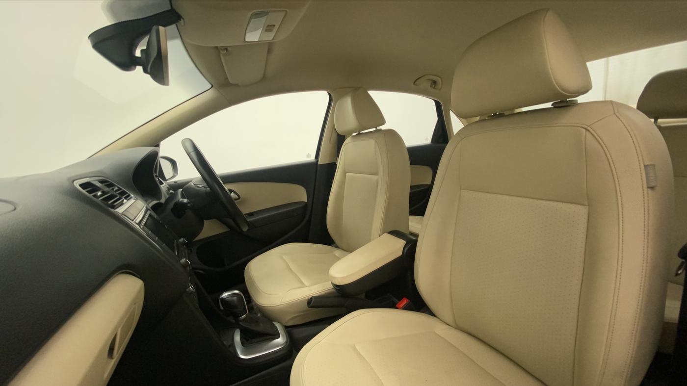 2018 Volkswagen Vento HIGHLINE PLUS 1.5 AT 16 ALLOY, Diesel, Automatic, 70,205 km, Right Side Front Door Cabin