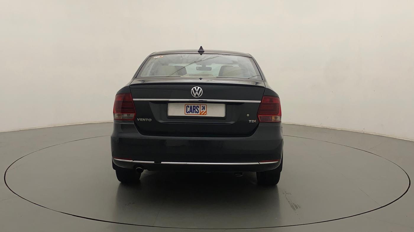 2018 Volkswagen Vento HIGHLINE PLUS 1.5 AT 16 ALLOY, Diesel, Automatic, 70,205 km, Back/Rear