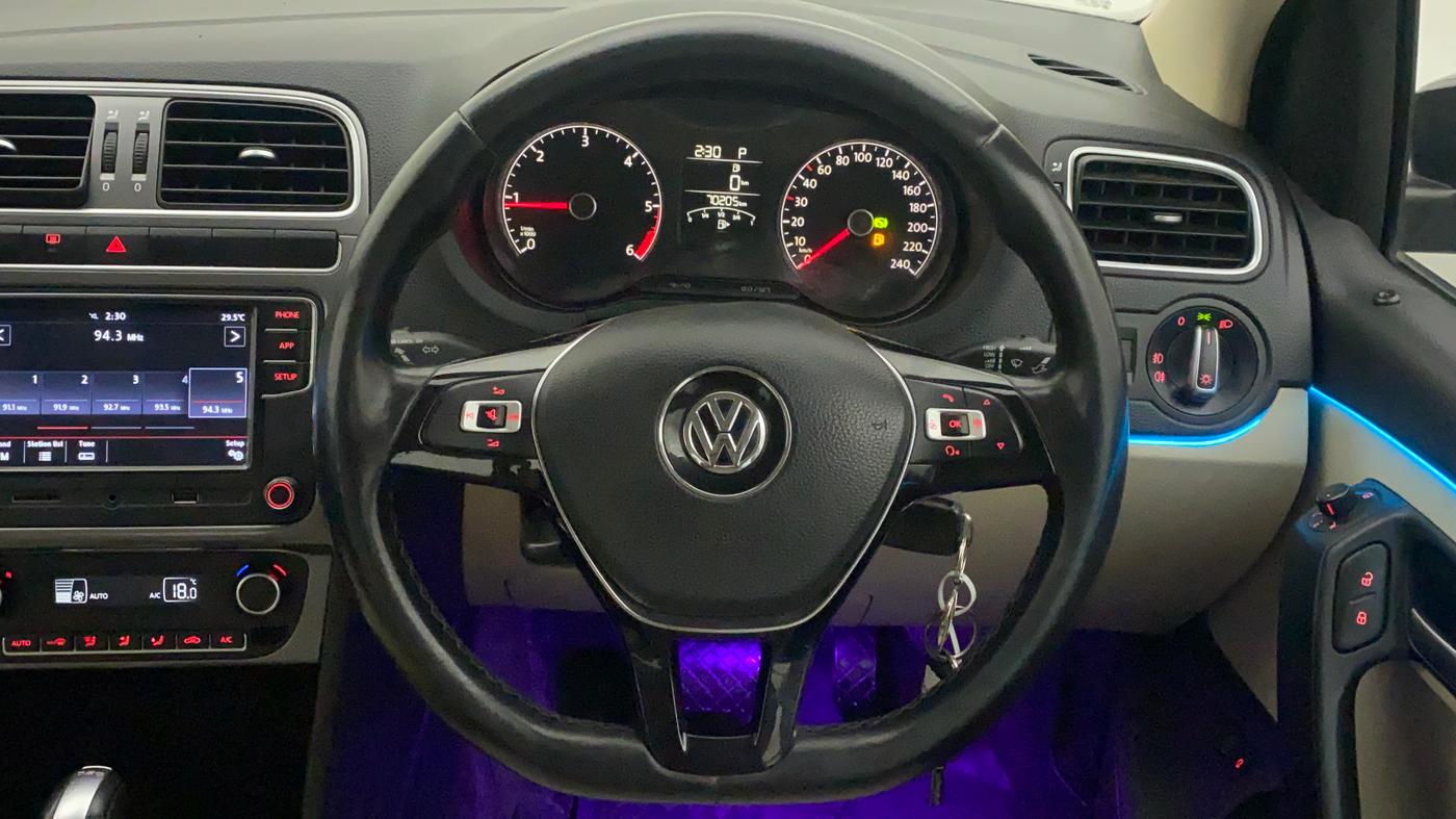 2018 Volkswagen Vento HIGHLINE PLUS 1.5 AT 16 ALLOY, Diesel, Automatic, 70,205 km, Steering Wheel Close Up