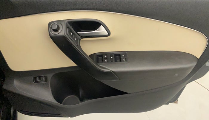 2018 Volkswagen Vento HIGHLINE PLUS 1.5 AT 16 ALLOY, Diesel, Automatic, 70,205 km, Driver Side Door Panels Control