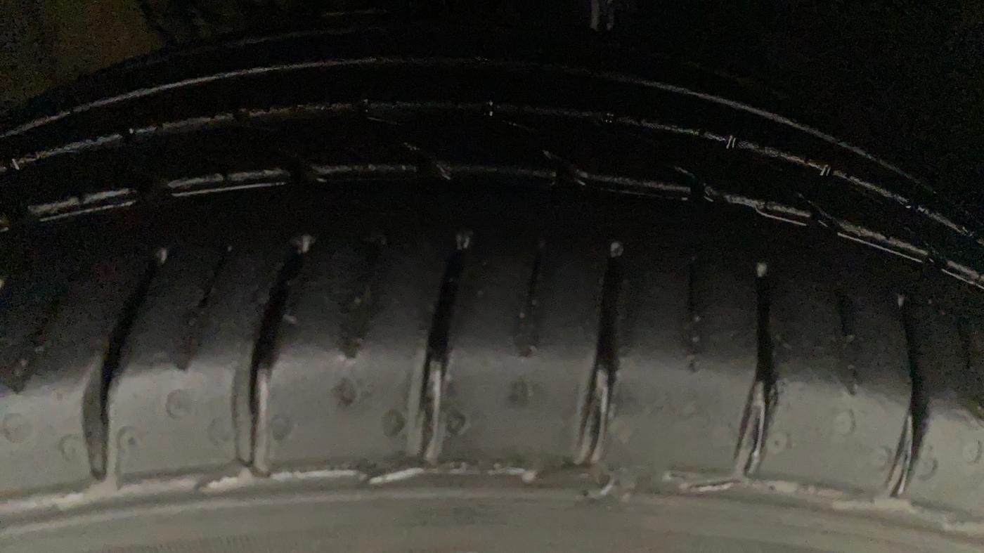 2018 Volkswagen Vento HIGHLINE PLUS 1.5 AT 16 ALLOY, Diesel, Automatic, 70,205 km, Right Front Tyre Tread