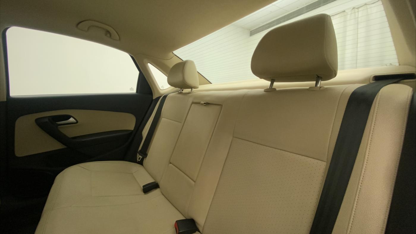 2018 Volkswagen Vento HIGHLINE PLUS 1.5 AT 16 ALLOY, Diesel, Automatic, 70,205 km, Right Side Rear Door Cabin