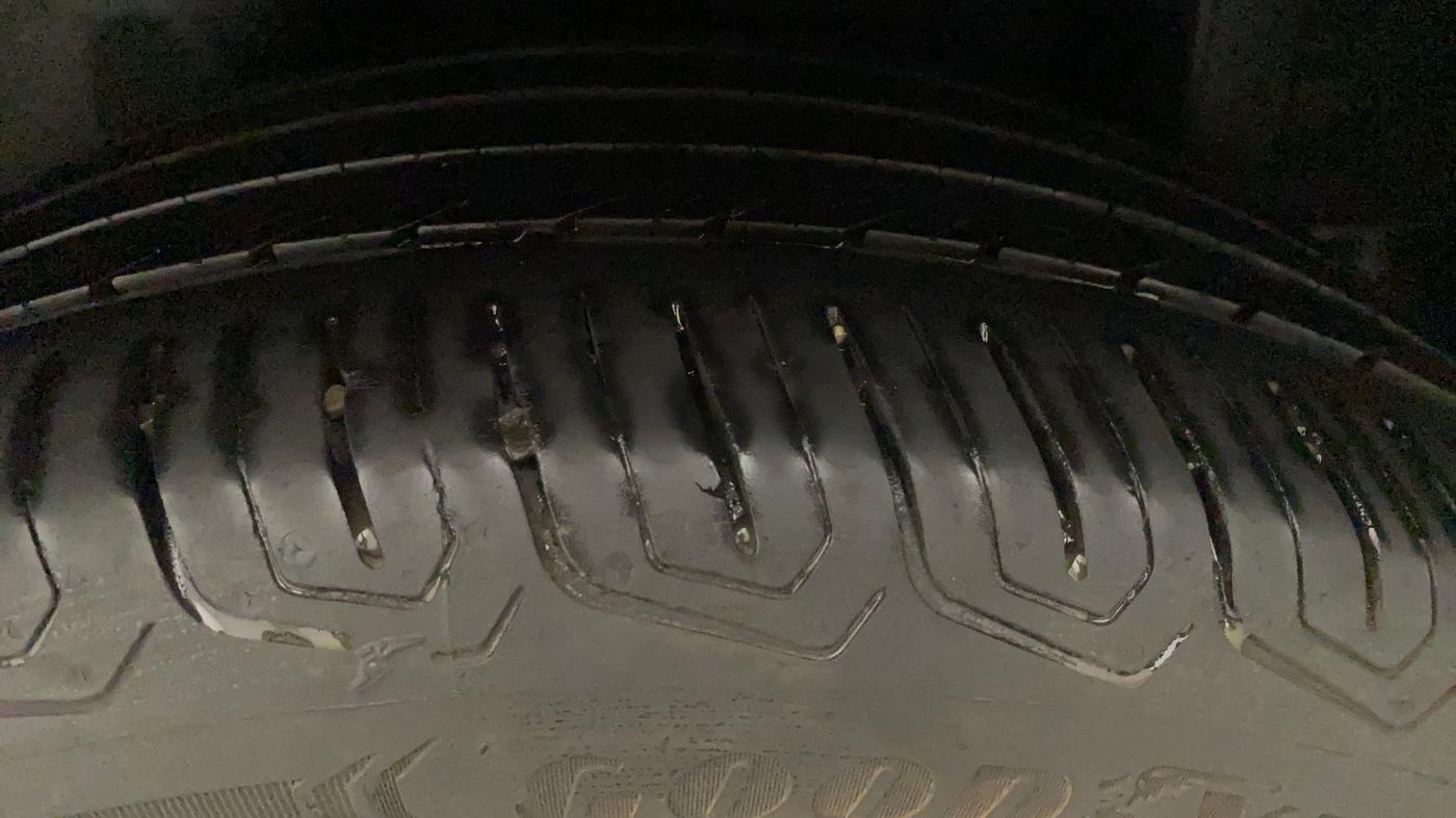 2018 Volkswagen Vento HIGHLINE PLUS 1.5 AT 16 ALLOY, Diesel, Automatic, 70,205 km, Left Rear Tyre Tread