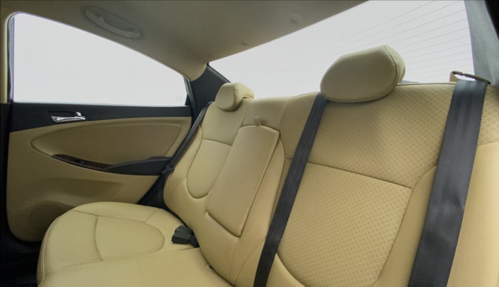 2014 Hyundai Verna FLUIDIC 1.6 SX VTVT OPT, Petrol, Manual, 55,244 km, Right Side Rear Door Cabin