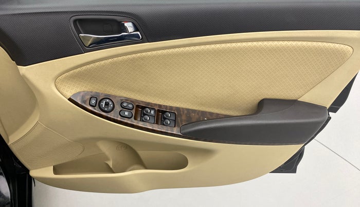 2014 Hyundai Verna FLUIDIC 1.6 SX VTVT OPT, Petrol, Manual, 55,244 km, Driver Side Door Panels Control