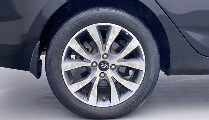 2014 Hyundai Verna FLUIDIC 1.6 SX VTVT OPT, Petrol, Manual, 55,244 km, Right Rear Wheel