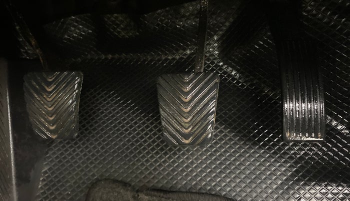 2014 Hyundai Verna FLUIDIC 1.6 SX VTVT OPT, Petrol, Manual, 55,244 km, Pedals