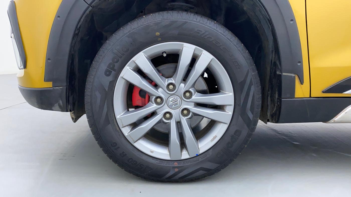 2016 Maruti Vitara Brezza ZDI PLUS DUAL TONE, Diesel, Manual, 37,971 km, Left Front Wheel