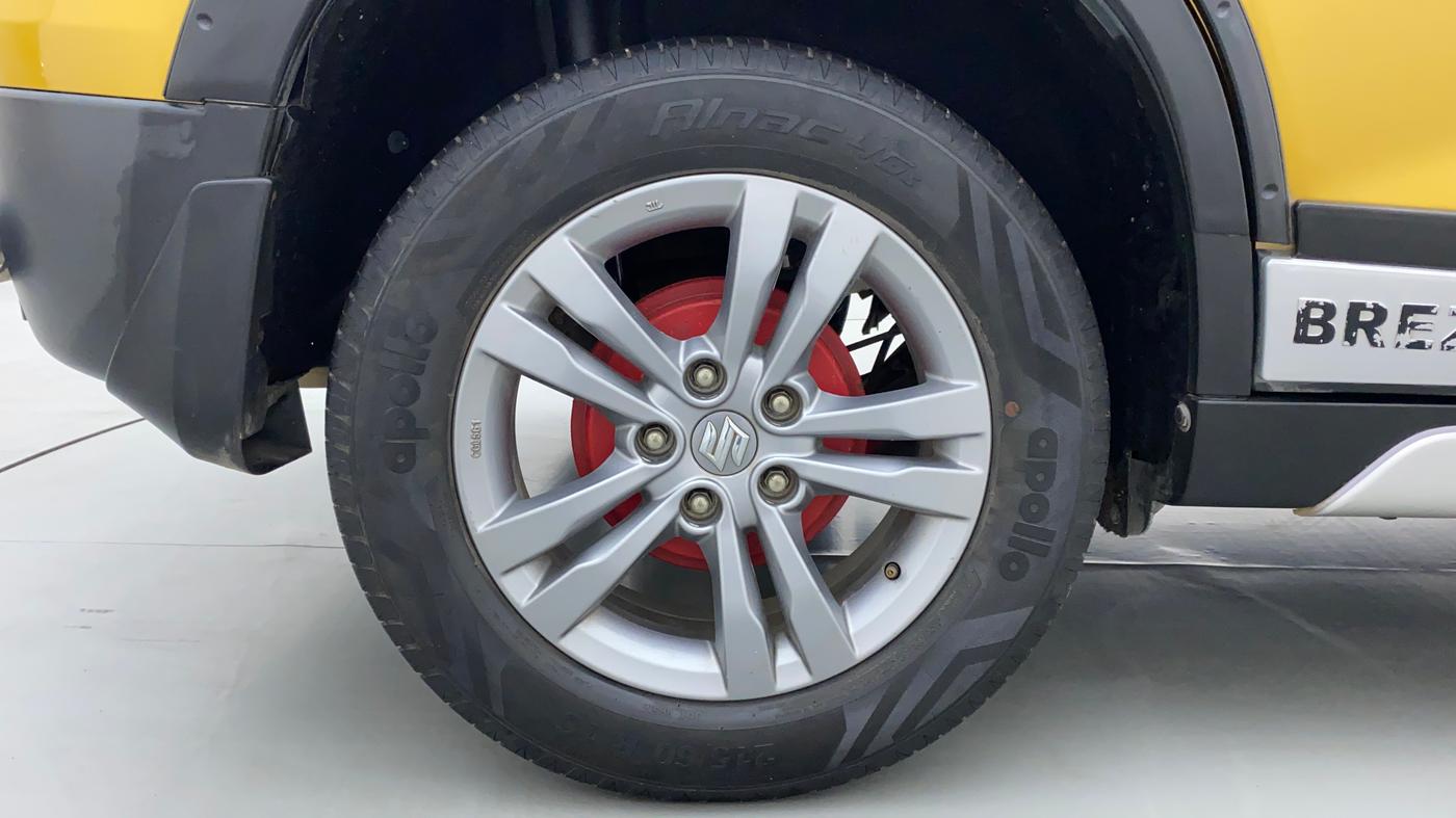 2016 Maruti Vitara Brezza ZDI PLUS DUAL TONE, Diesel, Manual, 37,971 km, Right Rear Wheel