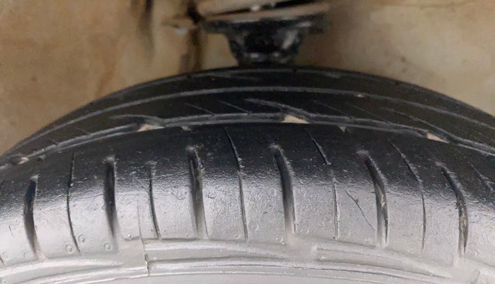 2014 Maruti Alto 800 LXI, Petrol, Manual, 78,731 km, Right Front Tyre Tread