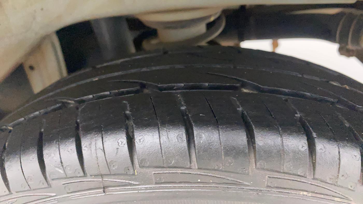 2014 Maruti Alto 800 LXI, Petrol, Manual, 78,731 km, Left Rear Tyre Tread