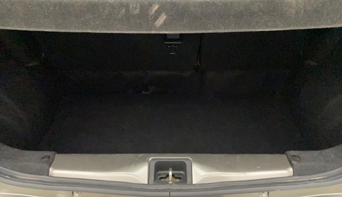 2022 Maruti New Wagon-R VXI 1.0 AMT, Petrol, Automatic, 18,757 km, Boot Inside