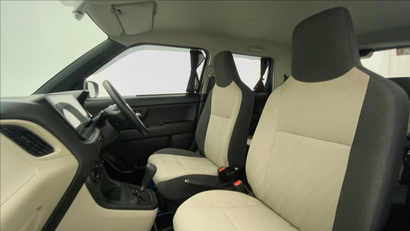 2022 Maruti New Wagon-R VXI 1.0 AMT, Petrol, Automatic, 18,757 km, Right Side Front Door Cabin