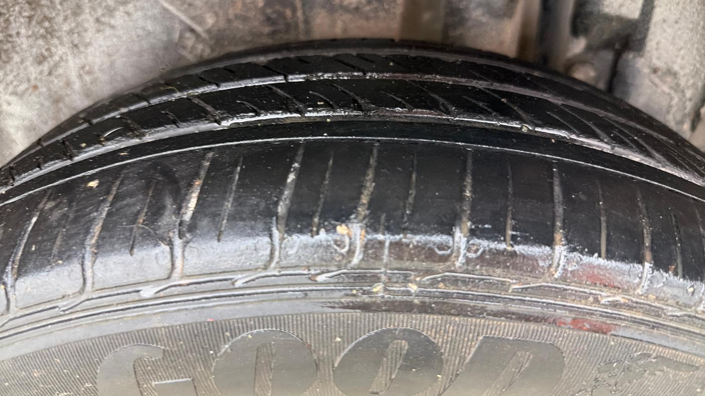 2016 Maruti Swift ZXI, Petrol, Manual, 67,131 km, Left Rear Tyre Tread