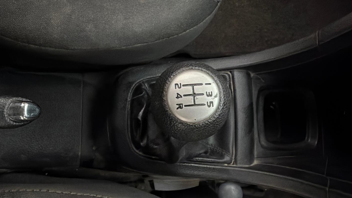 2016 Maruti Swift ZXI, Petrol, Manual, 67,131 km, Gear Lever