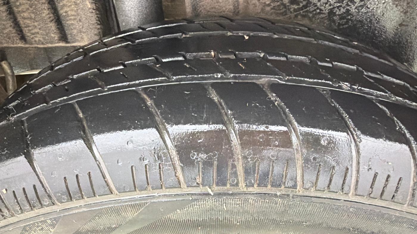 2016 Maruti Swift ZXI, Petrol, Manual, 67,131 km, Right Rear Tyre Tread