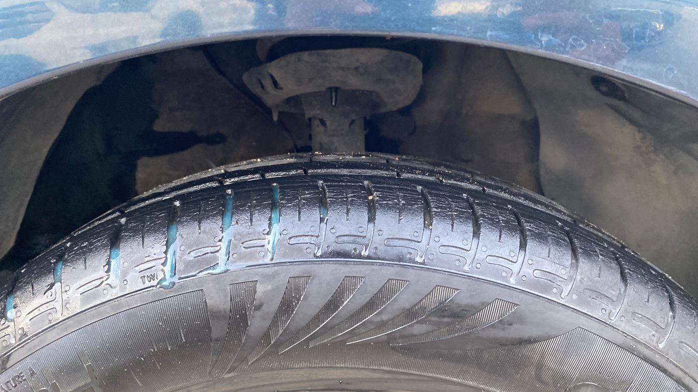 2021 Hyundai GRAND I10 NIOS SPORTZ AMT 1.2 KAPPA VTVT, Petrol, Automatic, 25,980 km, Right Front Tyre Tread