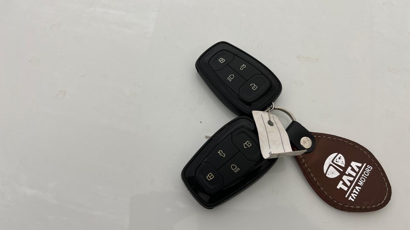 2022 Tata NEXON XZ PLUS (HS) PETROL, Petrol, Manual, 74,033 km, Key Close Up