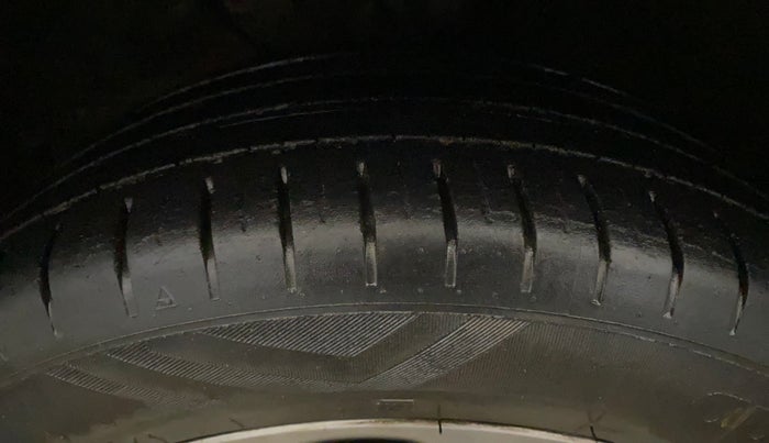 2017 Maruti Baleno ZETA PETROL 1.2, Petrol, Manual, 40,547 km, Left Front Tyre Tread