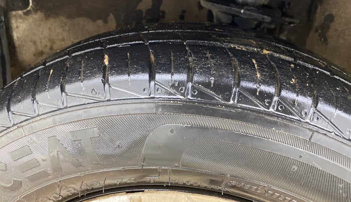 2016 Maruti Alto 800 VXI, CNG, Manual, 81,414 km, Left Front Tyre Tread