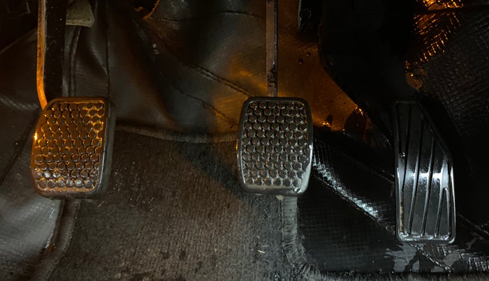 2016 Maruti Alto 800 VXI, CNG, Manual, 81,414 km, Pedals