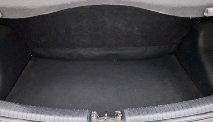 2017 Hyundai Grand i10 SPORTZ (O) AT 1.2 KAPPA VTVT, Petrol, Automatic, 74,977 km, Boot Inside