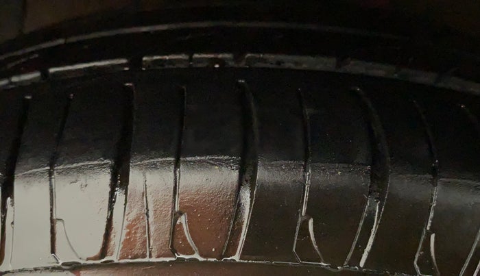 2017 Hyundai Grand i10 SPORTZ (O) AT 1.2 KAPPA VTVT, Petrol, Automatic, 74,977 km, Left Front Tyre Tread
