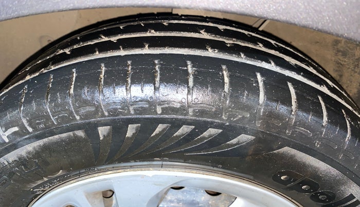 2020 Hyundai AURA S 1.2, Petrol, Manual, 47,742 km, Left Front Tyre Tread