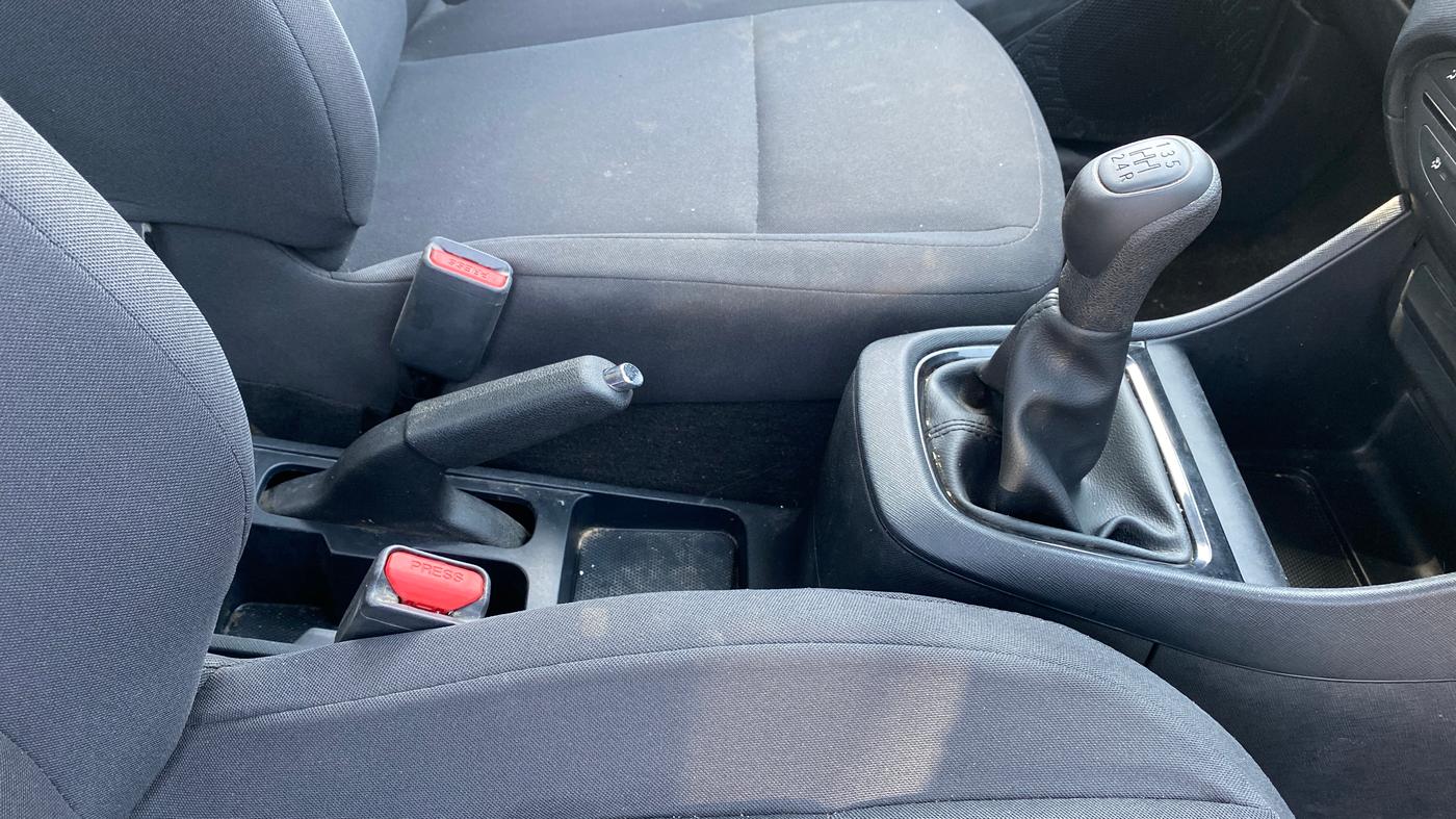 2024 Tata PUNCH PURE MT, Petrol, Manual, 5,461 km, Gear Lever