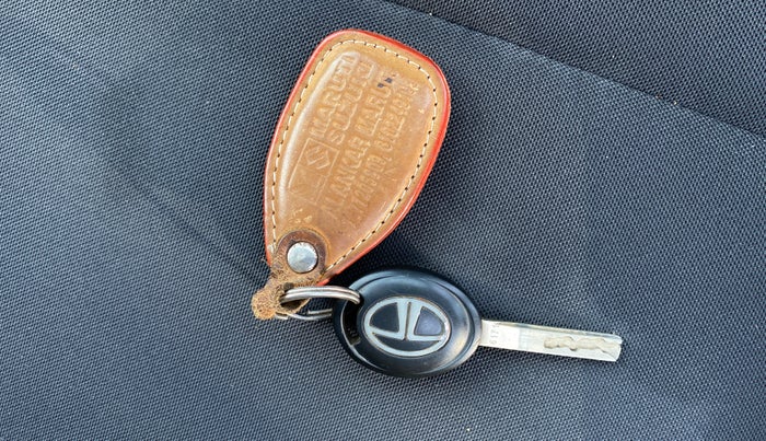 2024 Tata PUNCH CREATIVE 1.2 MT KAZIRANGA EDITION , Petrol, Manual, 5,461 km, Key Close Up