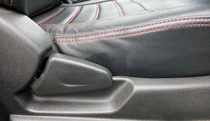 2018 Renault Kwid RXT 1.0 AMT (O), Petrol, Automatic, 50,188 km, Driver Side Adjustment Panel