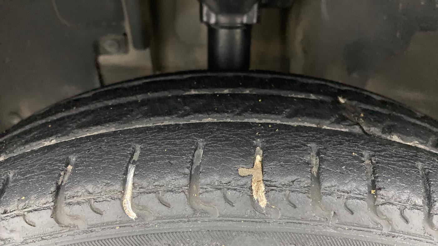 2018 Renault Kwid RXT 1.0 AMT (O), Petrol, Automatic, 50,188 km, Left Front Tyre Tread
