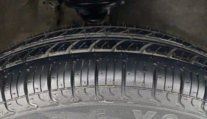 2016 Maruti Alto 800 LXI, Petrol, Manual, 34,388 km, Right Front Tyre Tread
