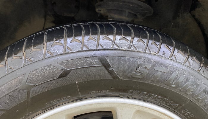 2015 Hyundai Grand i10 ASTA AT 1.2 KAPPA VTVT, Petrol, Automatic, 21,058 km, Left Front Tyre Tread