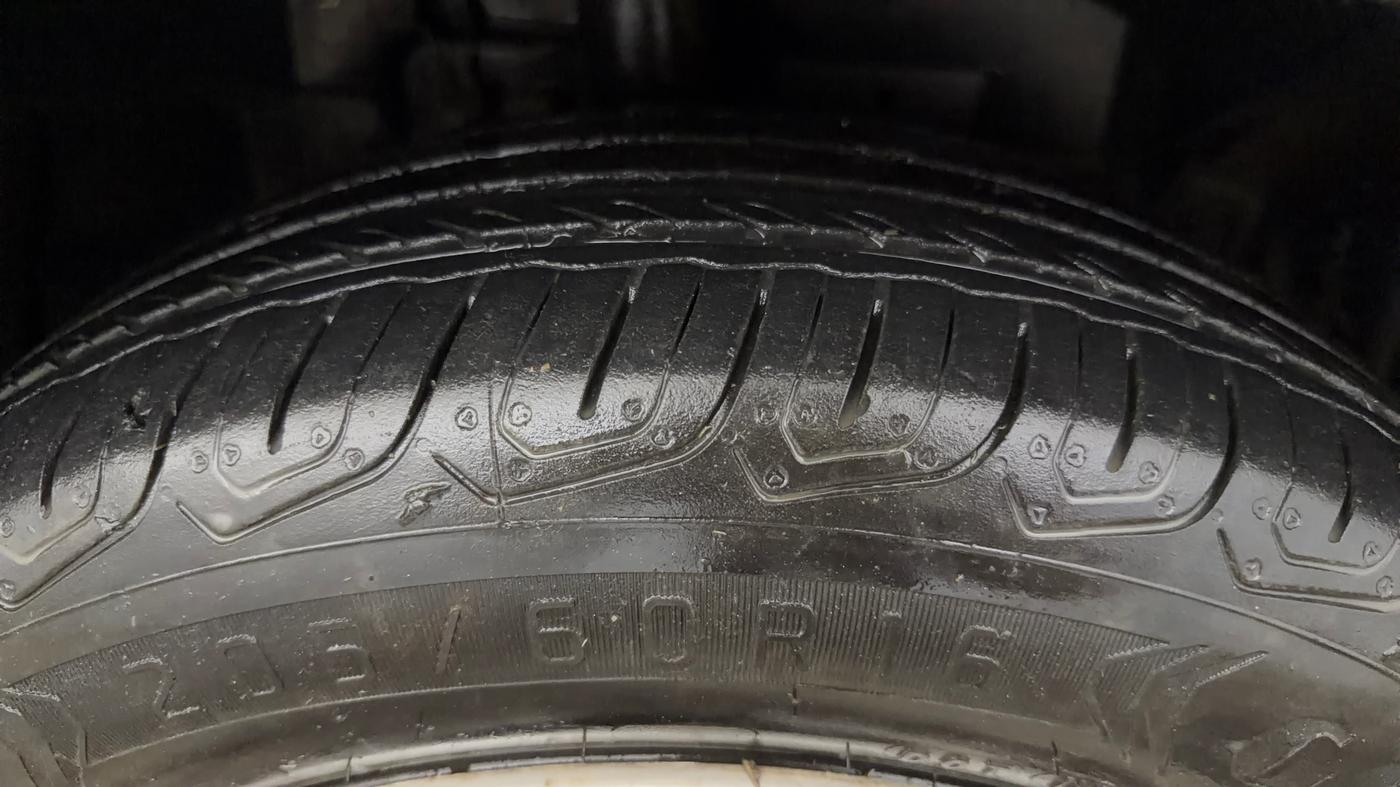2018 Ford Ecosport TREND + 1.5L PETROL AT, Petrol, Automatic, 80,903 km, Right Front Tyre Tread